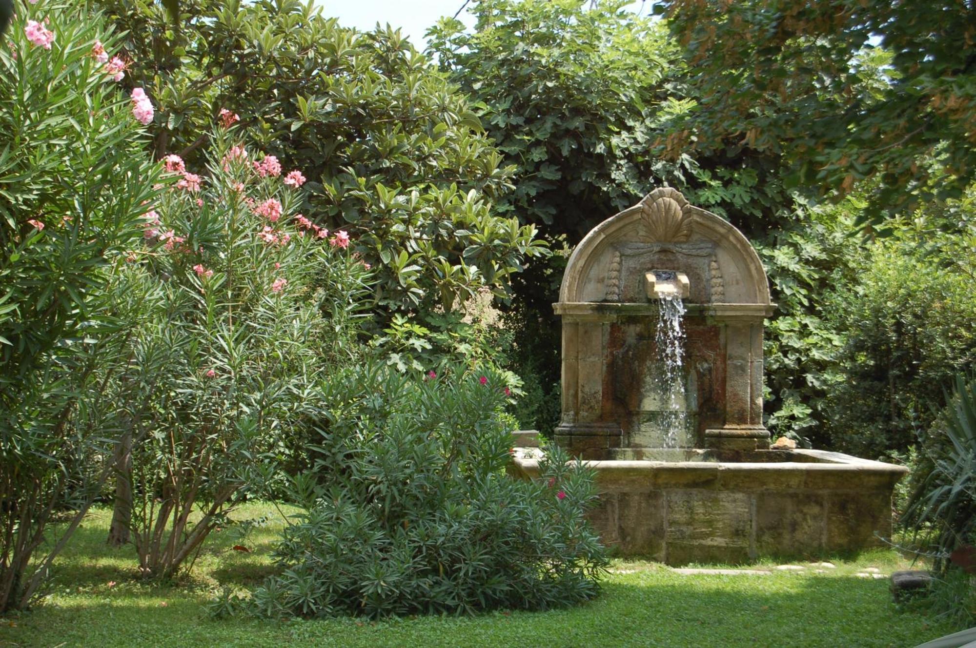 Le Mas Ferrand Graveson Exterior photo